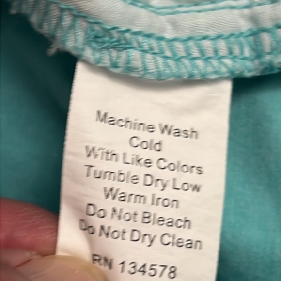 Vineyard vines ladies shorts - Picture 4 of 4